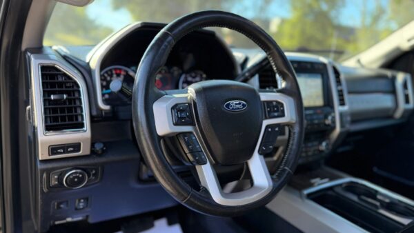 2018 Ford F-250 Lariat Crew Cab 6.7L V8 Powerstroke 4x4 - Image 10