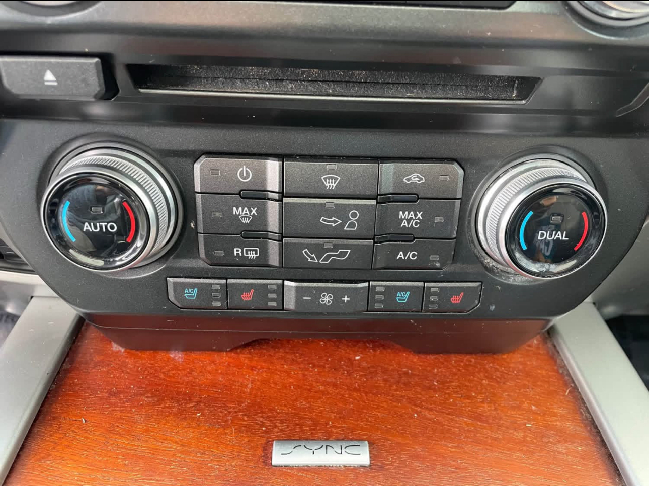 2016 Ford F150 SuperCrew Cab • King Ranch Pickup 4D - Image 15